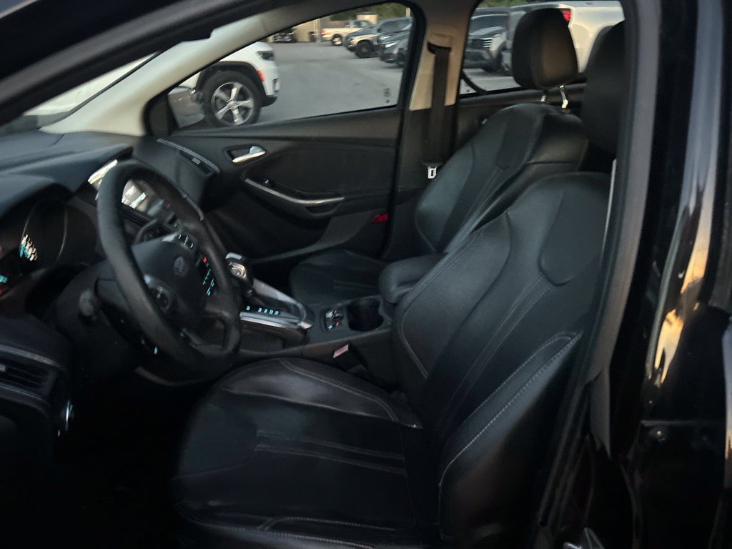 Used 2012 Ford Focus Titanium FWD image 10