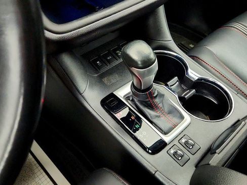 Used 2019 Toyota Highlander SE AWD/4WD image 15