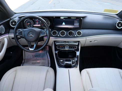 Used 2017 Mercedes-Benz E 300 4MATIC image 9