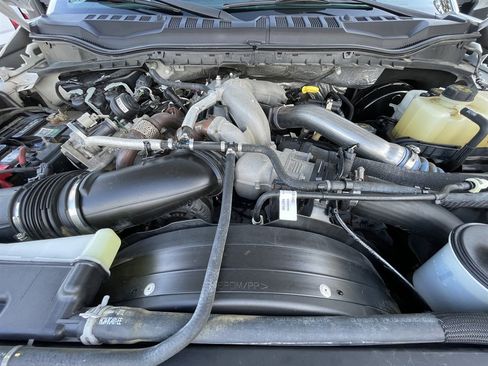 Used 2022 Ford F350 Lariat w/ Lariat Ultimate Package AWD/4WD image 6