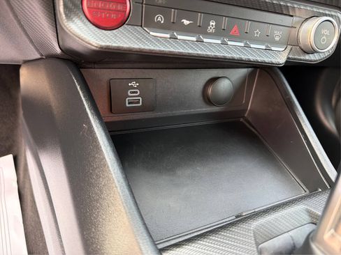 Used 2025 Ford Mustang Premium RWD image 31