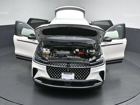 Used 2024 Lincoln Nautilus Premier AWD/4WD image 53