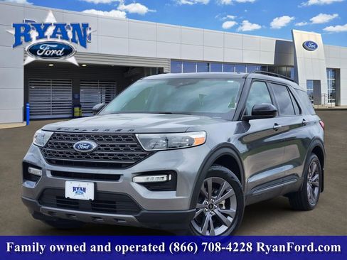 Certified 2022 Ford Explorer XLT w/ Equipment Group 202A RWD image 1