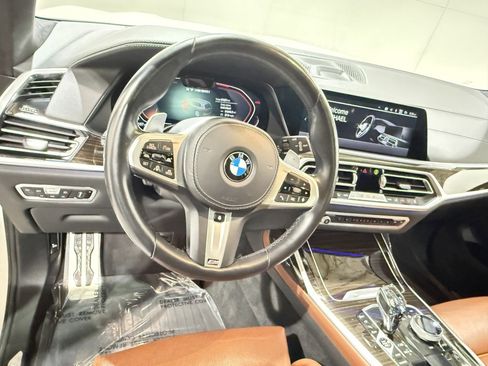 Used 2021 BMW X7 M50i w/ Dynamic Handling Package image 21