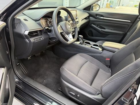 Used 2021 Nissan Altima 2.5 SV FWD image 11