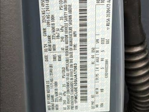 New 2025 Ford Escape SE image 18