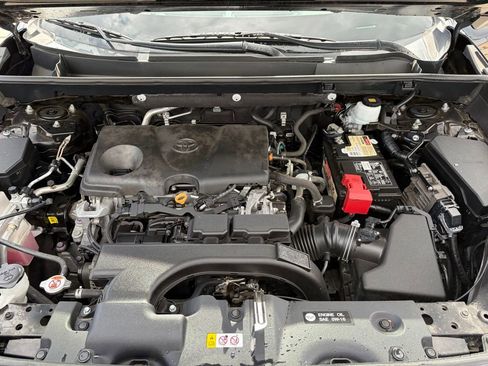 Used 2021 Toyota RAV4 XLE w/ Carpet Mat Package (TMS) AWD/4WD image 23