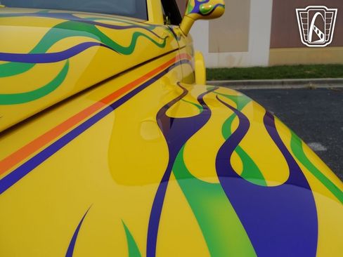 Used 2004 Chevrolet SSR w/ Preferred Equipment Group image 36