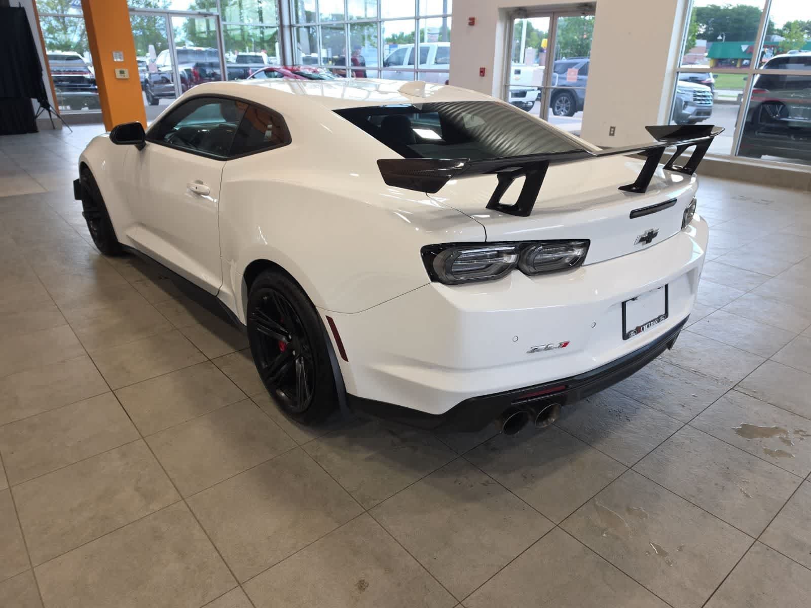 Used 2020 Chevrolet Camaro ZL1 RWD image 11