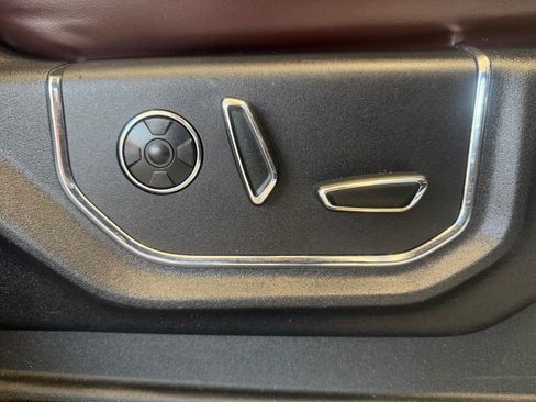 Used 2015 Ford F150 Platinum w/ Equipment Group 701A Luxury image 35