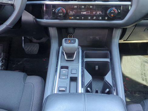 Used 2024 Nissan Pathfinder SV image 21