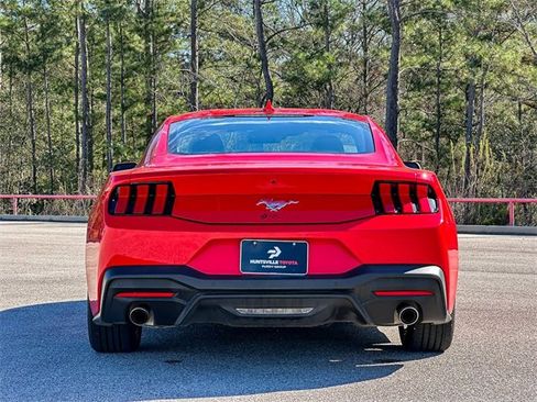 Used 2024 Ford Mustang EcoBoost image 7