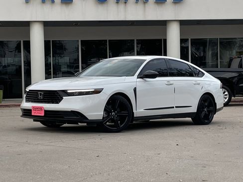 Used 2025 Honda Accord Sport image 2