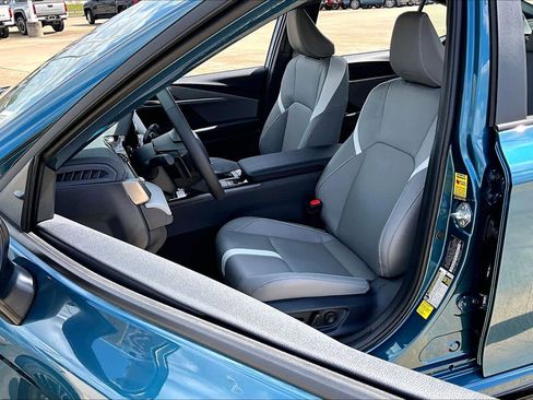 Used 2026 Toyota Camry SE w/ Convenience Package FWD image 8