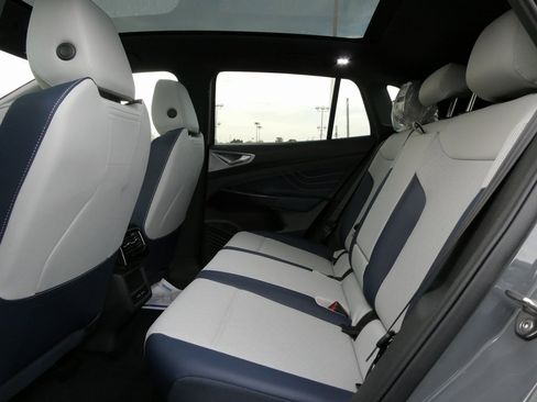 New 2025 Volkswagen ID.4 Pro S image 35