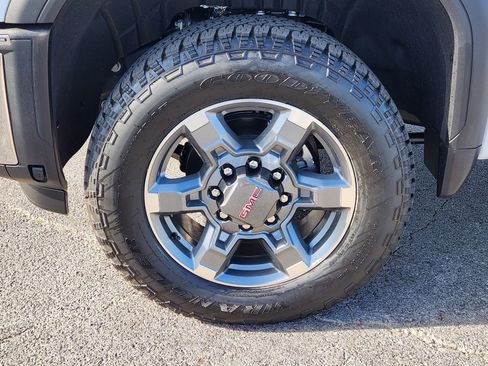 New 2026 GMC Sierra 2500 SLT w/ SLT Premium Package image 15