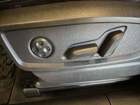 Used 2023 Audi Q5 2.0T Premium w/ Convenience Package image 17