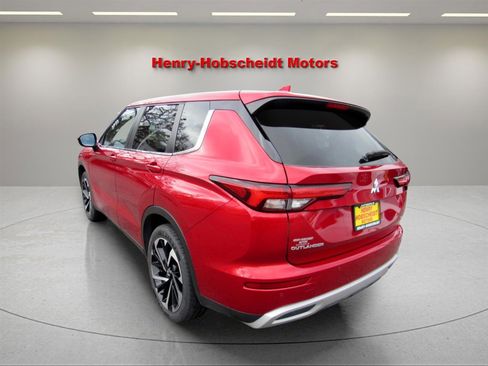 Used 2024 Mitsubishi Outlander AWD image 11