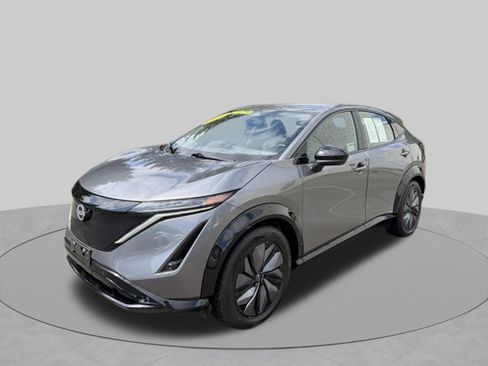 Used 2023 Nissan Ariya AWD image 7