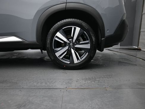 Used 2023 Nissan Rogue SL w/ SL Premium Package image 14