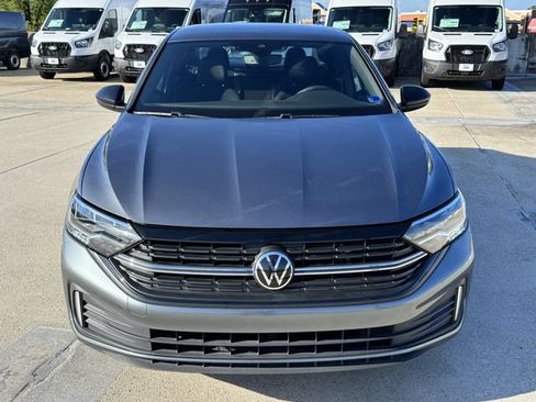 Used 2023 Volkswagen Jetta Sport FWD image 2