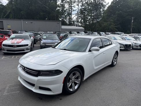 Used 2015 Dodge Charger SE w/ Sport Appearance Group RWD image 1