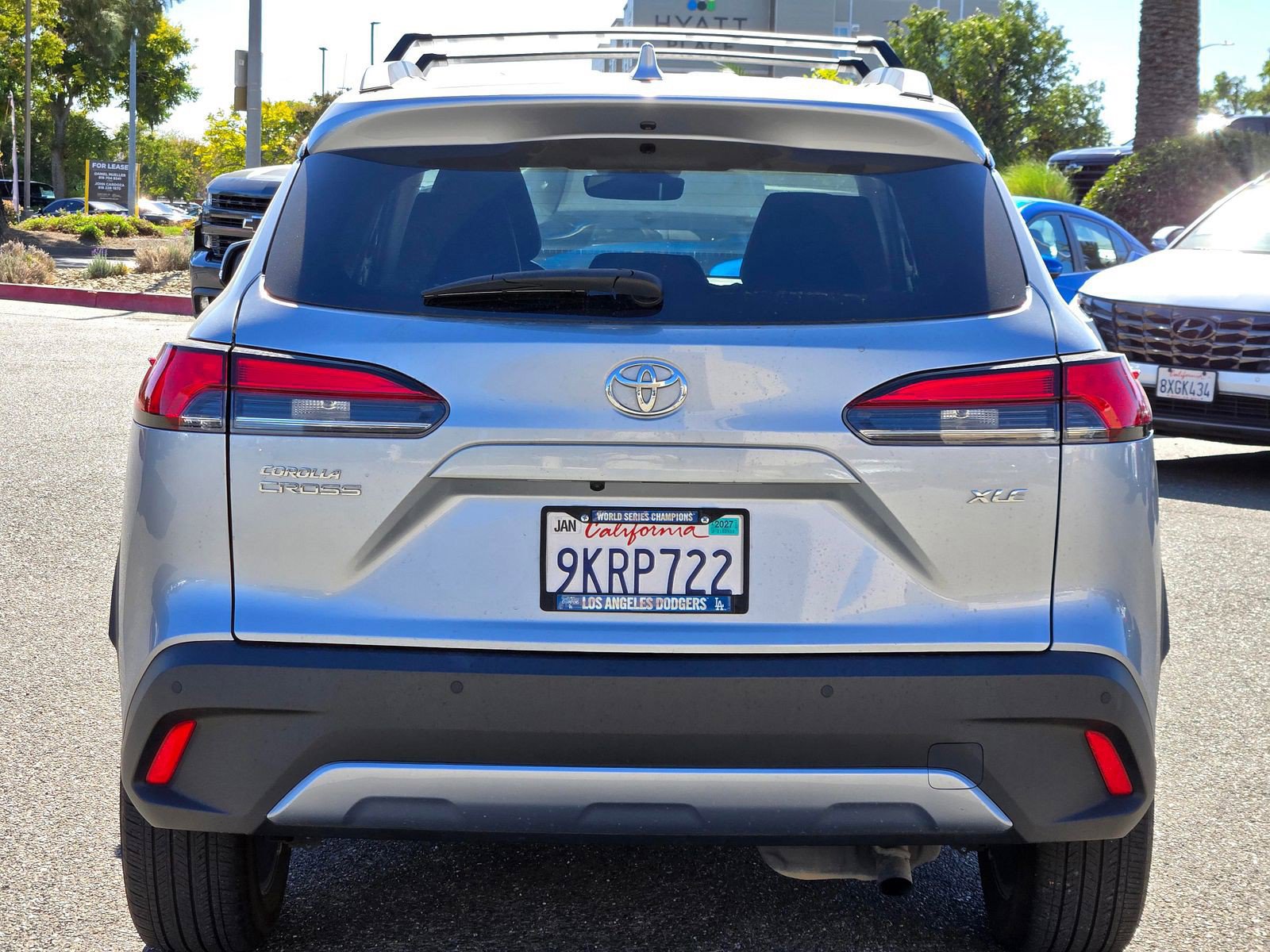 Used 2023 Toyota Corolla Cross XLE w/ Convenience Package FWD image 5
