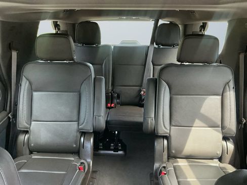 Used 2023 GMC Yukon Denali AWD/4WD image 14