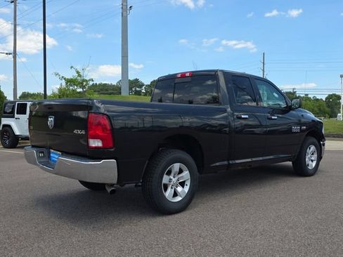 Used 2017 RAM 1500 Classic SLT AWD/4WD image 3