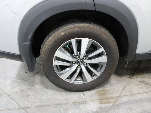 Used 2024 Nissan Pathfinder SL AWD/4WD image 41
