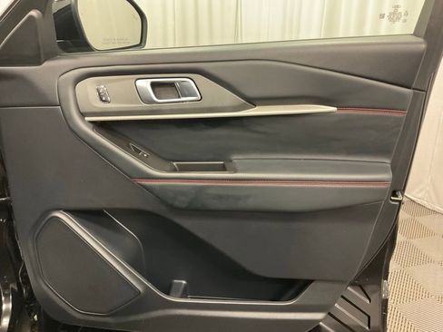 Used 2025 Ford Explorer ST-Line image 29