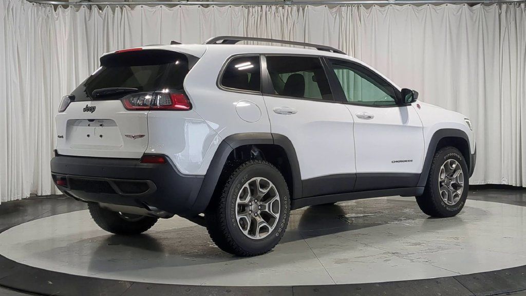 Used 2020 Jeep Cherokee Trailhawk w/ Cold Weather Group AWD/4WD image 10
