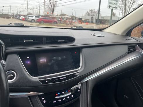 Used 2019 Cadillac XT5 Premium Luxury image 14