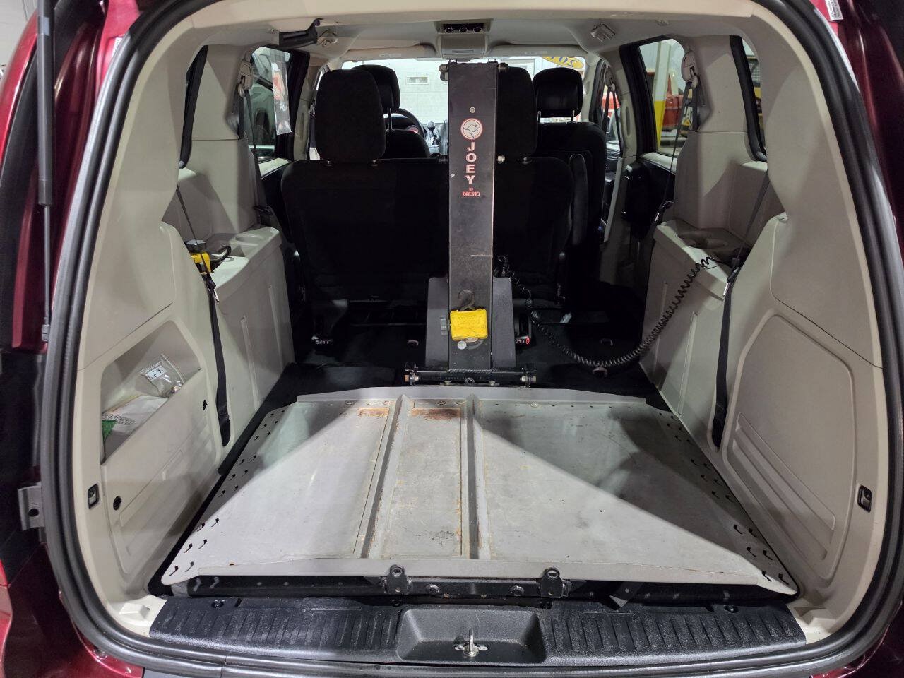 Used 2017 Dodge Grand Caravan SE w/ Power Window Group FWD image 28