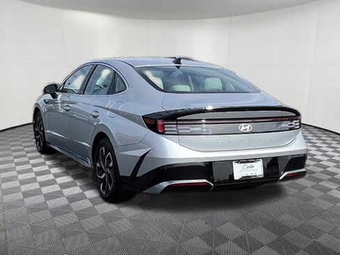 Used 2025 Hyundai Sonata SEL FWD image 4