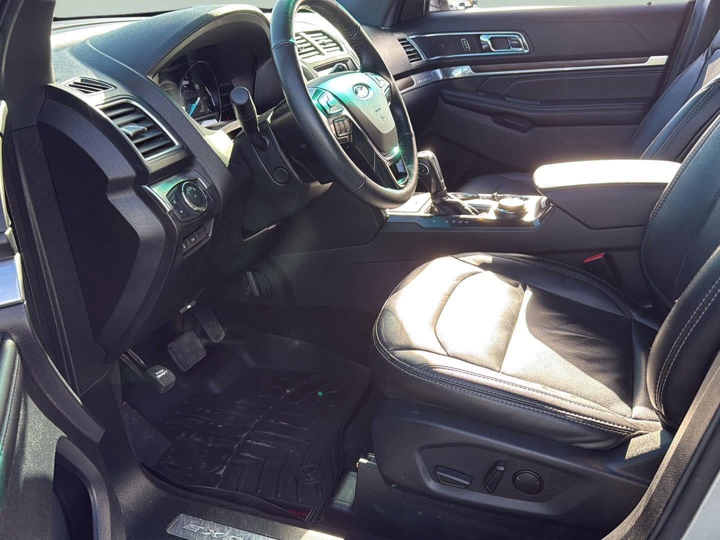 Used 2019 Ford Explorer Limited w/ Class III Trailer Tow Package AWD/4WD image 14