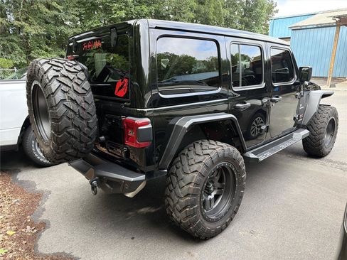 Used 2021 Jeep Wrangler Unlimited Sahara AWD/4WD image 4