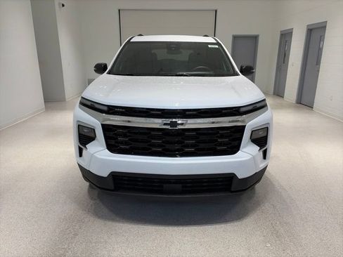 New 2027 Chevrolet Traverse LT w/ LPO, Floor Liner Package AWD/4WD image 2