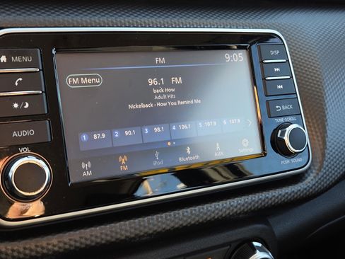 Used 2018 Nissan Kicks S image 24