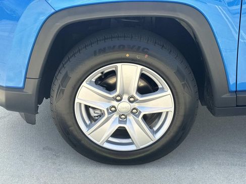 Used 2022 Jeep Compass Latitude AWD/4WD image 4