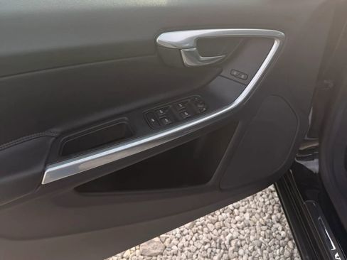 Used 2015 Volvo S60 T5 AWD/4WD image 9