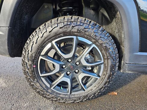 Used 2025 Jeep Compass Trailhawk image 19