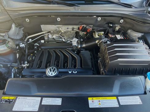 Certified 2021 Volkswagen Atlas Cross Sport SEL Premium image 36