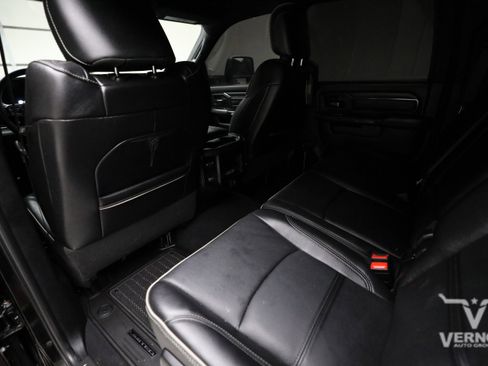 Used 2024 RAM 3500 Limited AWD/4WD image 9