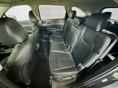 Used 2024 Kia Sorento S FWD image 27