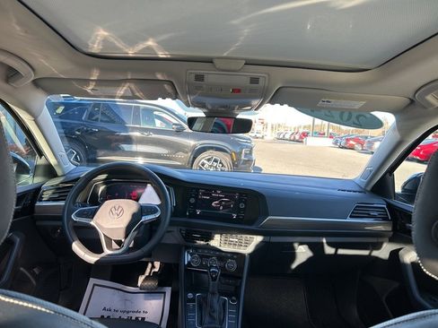 Used 2024 Volkswagen Jetta SEL image 2