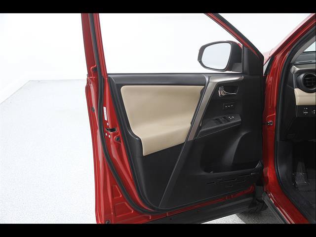 Used 2015 Toyota RAV4 Limited AWD/4WD image 4
