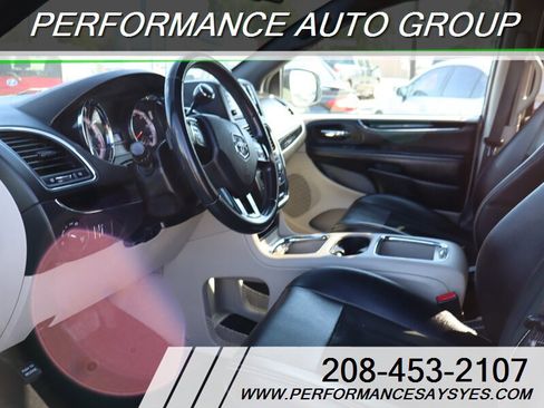 Used 2018 Dodge Grand Caravan SXT FWD image 18