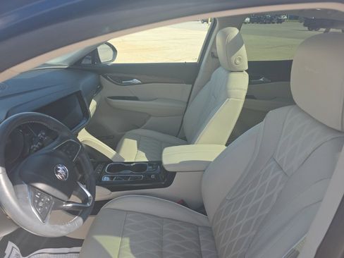 Used 2023 Buick Envision Avenir image 9