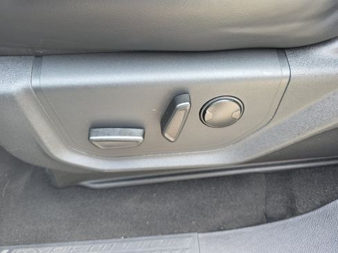 Used 2024 Ford Expedition XLT AWD/4WD image 12